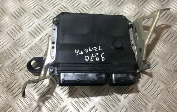 Toyota Auris 150 Engine control unit/module 8966102E51 89661-02E51