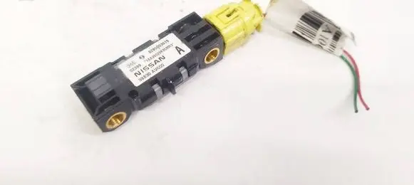Nissan Primera Airbag deployment crash/impact sensor 98830AV600 0285003019