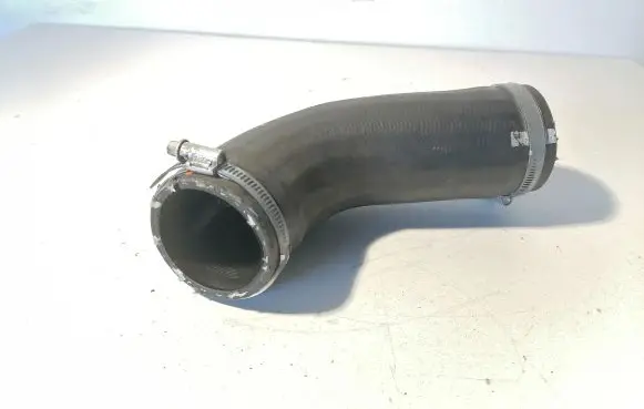 Volvo XC90 Intercooler hose/pipe 31422095