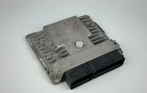 Skoda Octavia Mk2 (1Z) Engine control unit/module 03F906070HT