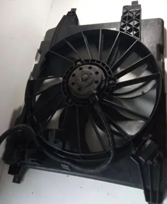 Renault Scenic II - Grand scenic II Radiator cooling fan shroud 8200161465