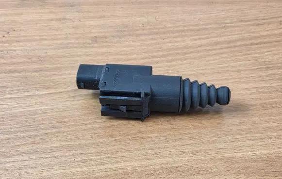 Opel Antara Bonnet alarm switch sensor 13325686