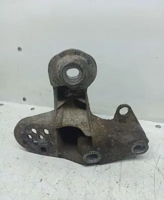 Audi A6 S6 C5 4B Engine mounting bracket
