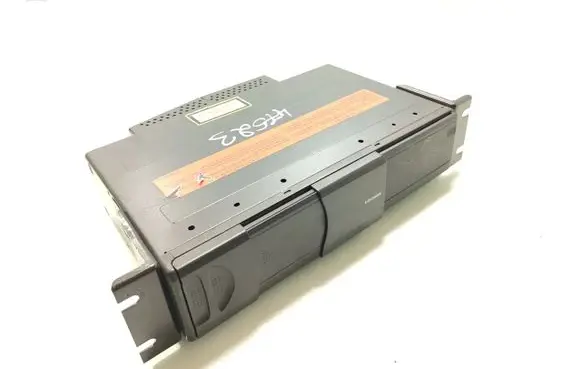 BMW 1 E81 E87 CD/DVD changer 9133083 6512913308301 8364931