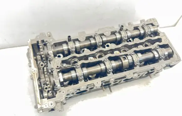 Mercedes-Benz C W204 Engine head A6510103120