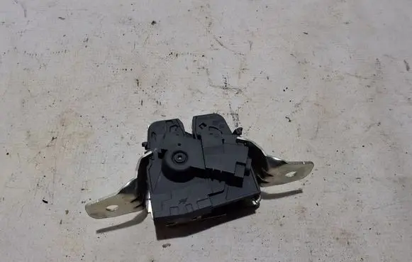 Porsche Panamera (971) Loading door lock 971827447A