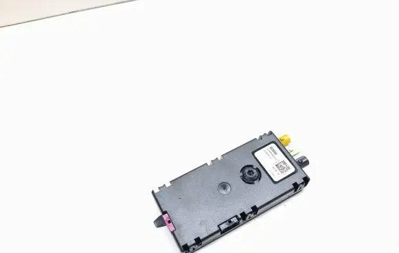 BMW 2 F46 Aerial antenna amplifier 9352603