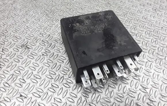 Audi A6 S6 C5 4B Light relay 4B0919471A