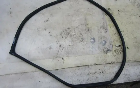 KIA Stonic Rubber seal rear door GMAUTO4574097