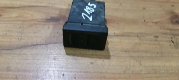 Volkswagen PASSAT B5 Seat heating switch 3b0963563d