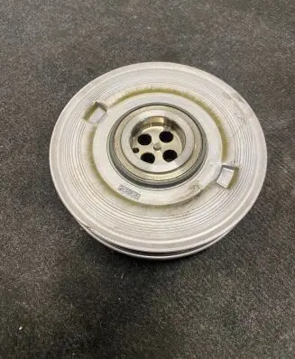 BMW 2 F44 Crankshaft pulley 8687695