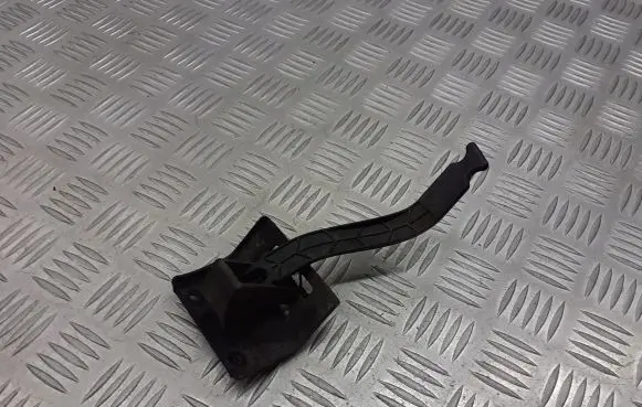 Renault Megane II Engine bonnet (hood) release handle