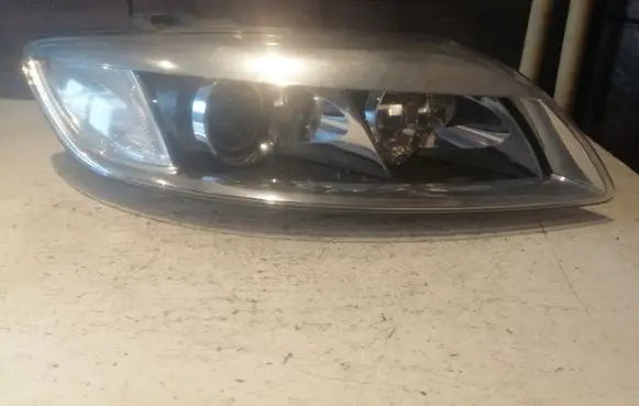 Audi Q7 4L Headlight/headlamp 4L0941004