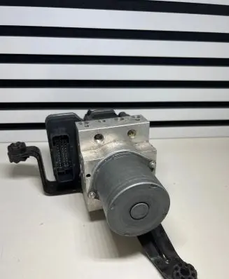 BMW X6 F16 ABS Pump 6870759 6870761