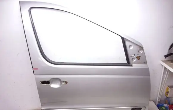 Mercedes-Benz Vaneo W414 Front door