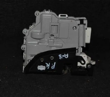 Audi A3 S3 8V Coupe door lock (next to the handle) 8X2837015