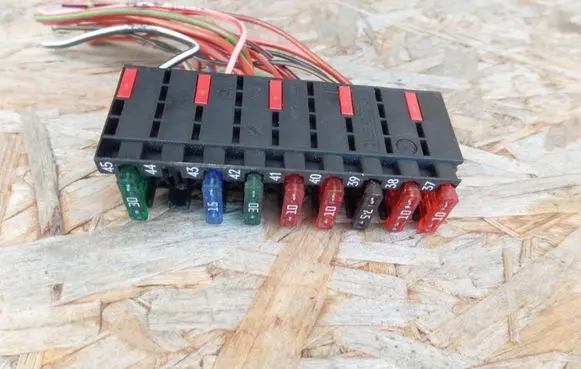 Mercedes-Benz A W168 Fuse module 0025451301 18086000000