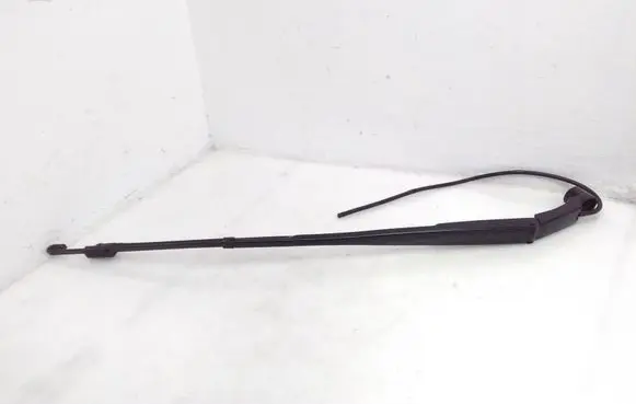 Mazda CX-30 Front wiper blade arm