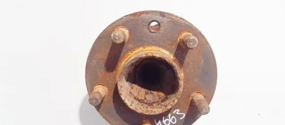 Rear wheel hub