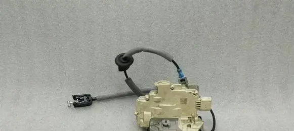 Audi A3 S3 8V Rear door lock 4G0839016A