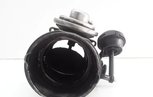 Volkswagen Transporter - Caravelle T5 EGR valve 070128070E