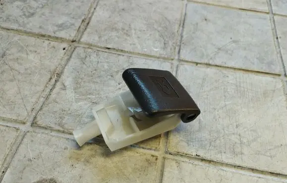 Toyota Corolla Verso E121 Engine bonnet (hood) release handle
