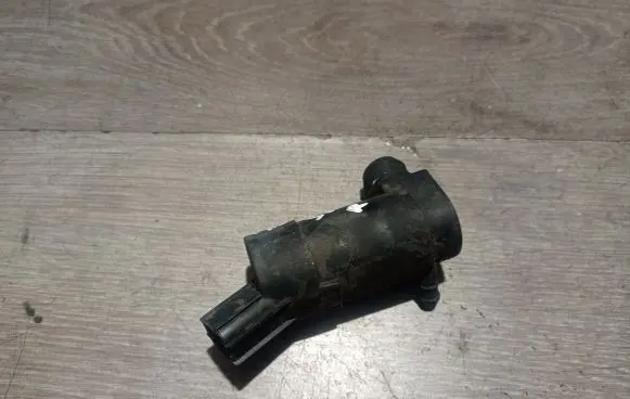 Volvo S80 Windscreen/windshield washer pump