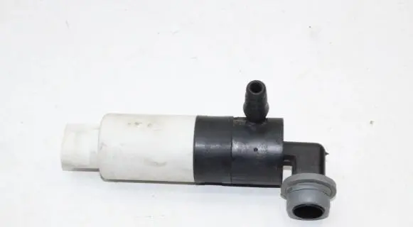 Land Rover Discovery 3 - LR3 Windscreen/windshield washer pump