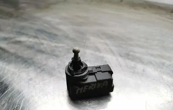 Opel Meriva A Headlight level adjustment motor 