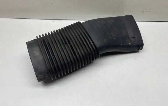 BMW X3 F25 Air intake hose/pipe 7811018 13718711018