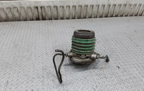 Opel Omega B1 Clutch release bearing slave cylinder 90465484