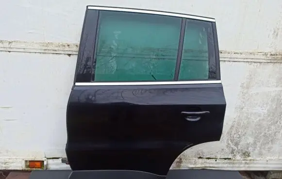 Volkswagen Tiguan Rear door LC9X