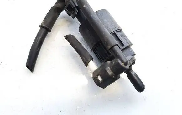 Renault Megane I Windscreen/windshield washer pump 7700821782