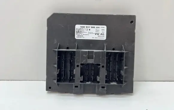 Volkswagen PASSAT B8 Comfort/convenience module 5Q0937086AH F005V01737