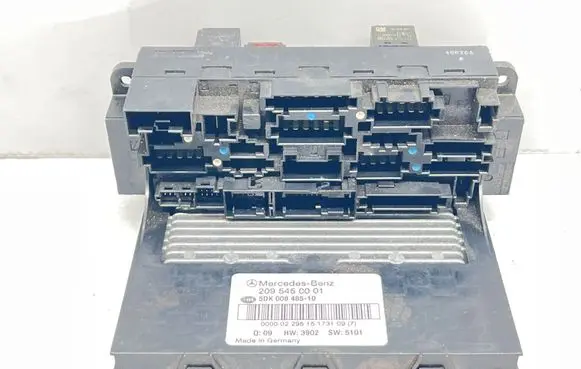 Mercedes-Benz CLK A209 C209 Fuse module 2095450001 5DK00848510