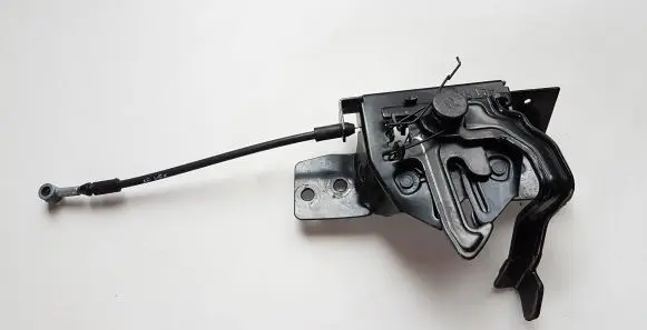 Engine bonnet/hood lock/catch