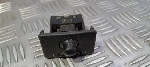 Nissan Almera Wing mirror switch