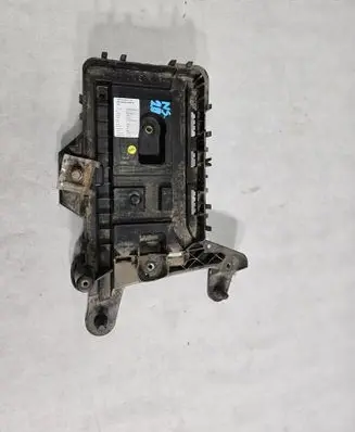 Volkswagen Tiguan Battery box tray 1K0915333H