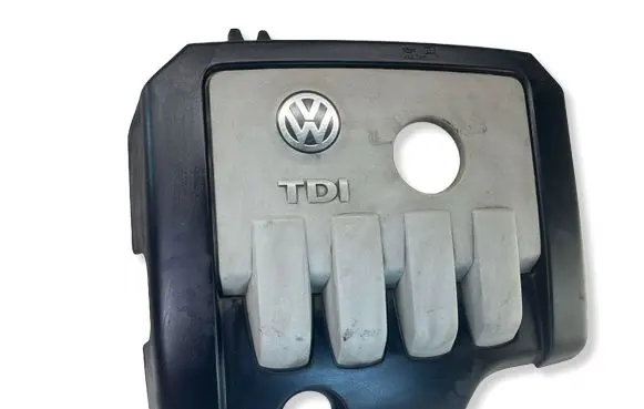 Volkswagen PASSAT B6 Engine cover (trim) 03G103925BF
