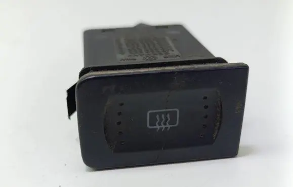 Volkswagen Golf IV Windscreen/window heater switch 1J0953235A