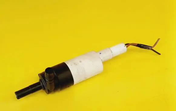 Renault Espace IV Headlight washer pump 7700813676