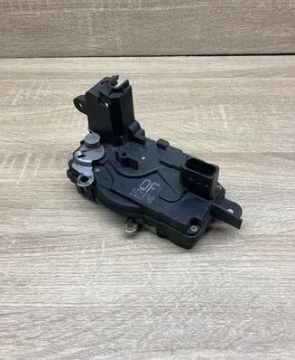 Opel Astra H Front door lock 13210748 LEFTSIDE
