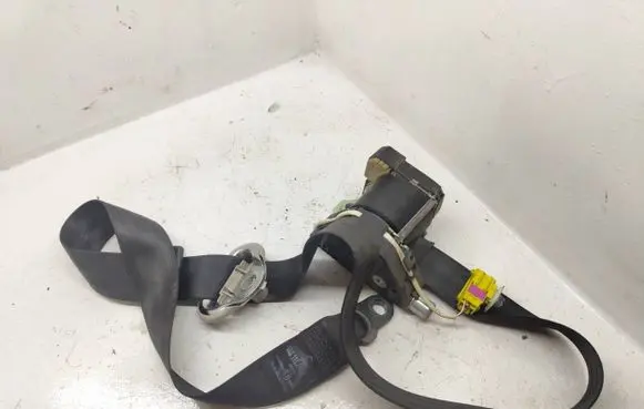 Volkswagen Caddy Front seatbelt 2K0857806B 33042464 65591
