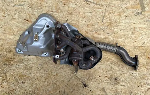 Mazda CX-3 Exhaust manifold