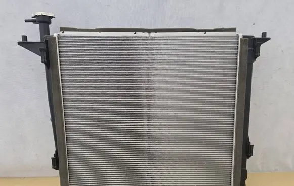 Hyundai Santa Fe Coolant radiator 25310S1120 A50753194