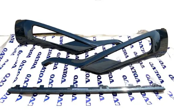 Volvo XC90 Front bumper splitter molding 31383801 31383800