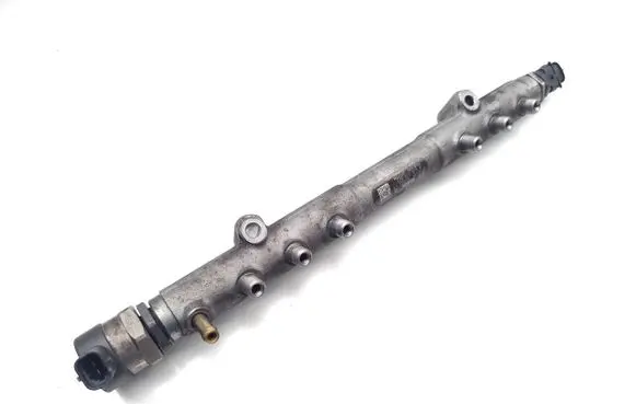Volvo V70 Fuel main line pipe 30777554 0281002707 0281002712