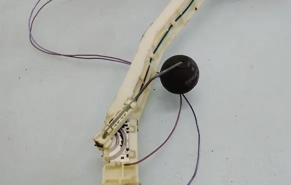 Audi A8 S8 D2 4D Fuel level sensor 4D0919051B