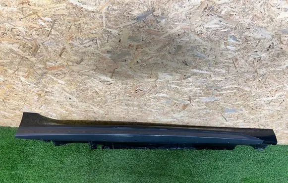 BMW 2 F44 Foot area side trim 8075466