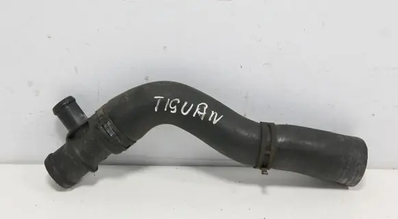 Volkswagen Tiguan Engine coolant pipe/hose 323220